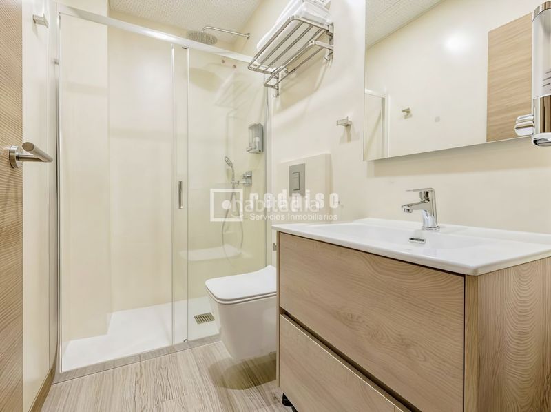 Foto 7ea44faf-4bbe-4c83-ae22-ff7da5a55782. Estudi a Orcasitas Madrid