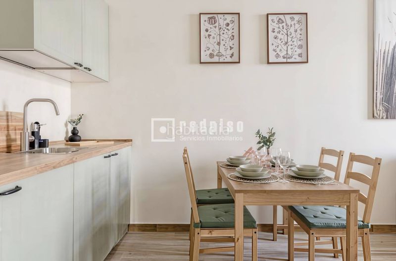 Foto 98dfde26-9ded-4c47-9651-56c3ee23561c. Estudi a Orcasitas Madrid