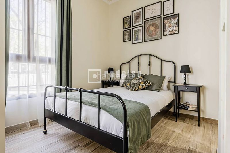 Foto ce4cbce2-b44d-441f-b377-ee3a940770c7. Estudi a Orcasitas Madrid