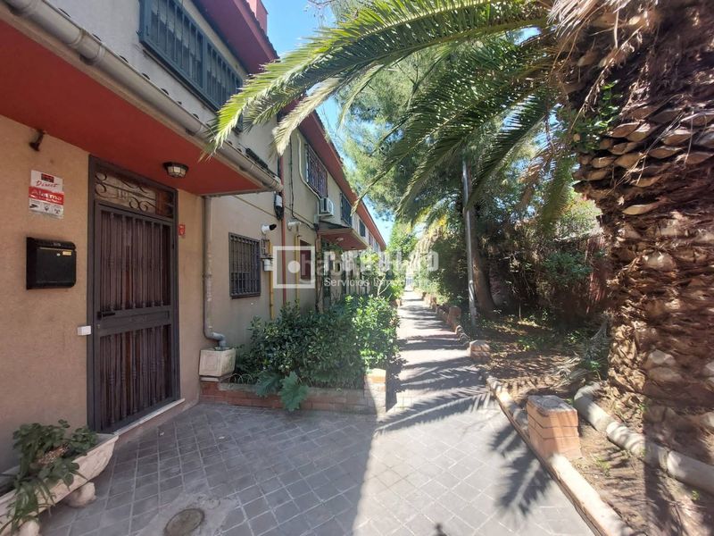Foto 4fadd713-f2a8-4d2a-b57a-2e1d5f074f8f. Xalet a Orcasitas Madrid