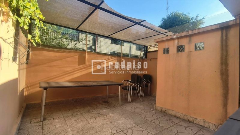 Foto bcb2031f-66d8-498e-aab2-b78ec1b50a7d. Xalet a Orcasitas Madrid