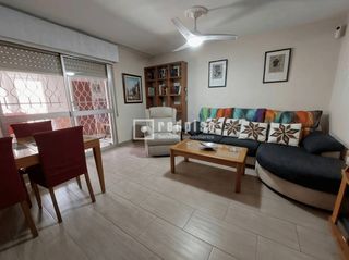 Xalet a Orcasitas. Chalet adosado a la venta en poblado de orcasitas