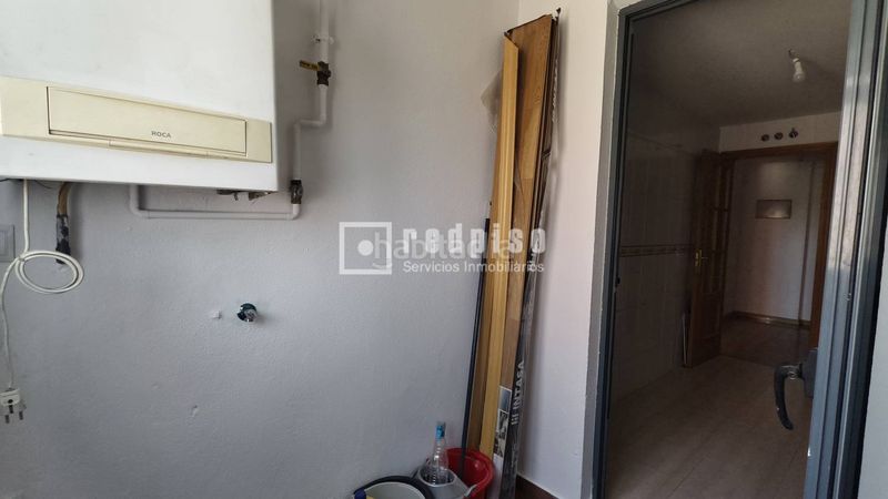Foto 1ca3aa17-d7aa-43f5-a761-7e89fa66f1d8. Pis amb calefacció aparcament piscina a Orcasitas Madrid
