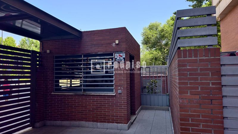 Foto 40ccdeb5-d980-404e-8f90-24fe0373a4e0. Pis amb calefacció aparcament piscina a Orcasitas Madrid