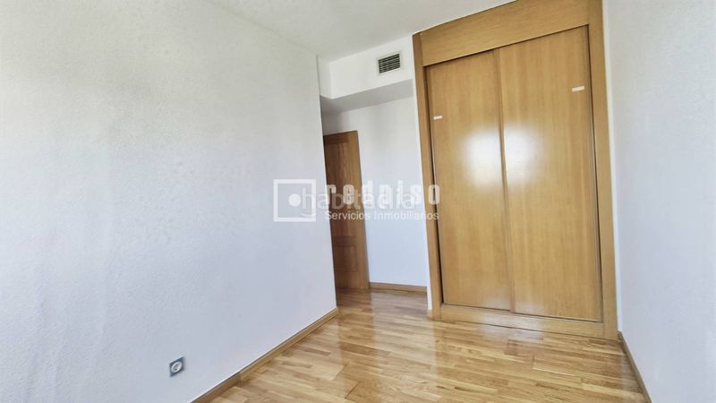 Foto de4c8042-a788-41fa-ac41-59e505493827. Pis amb calefacció aparcament piscina a Orcasitas Madrid