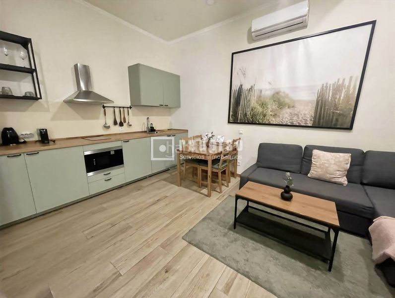 Foto a804e9b6-3143-466b-91a9-11f94e1ac425. Estudi a Orcasitas Madrid