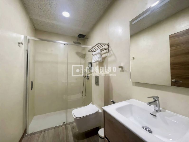 Foto 54cd21ce-83e8-4fc7-a643-e4cccb37a47a. Apartament a Orcasitas Madrid