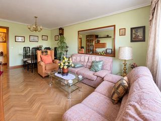 Appartamento in Orcasitas. Magnífico piso en poblado de orcasitas