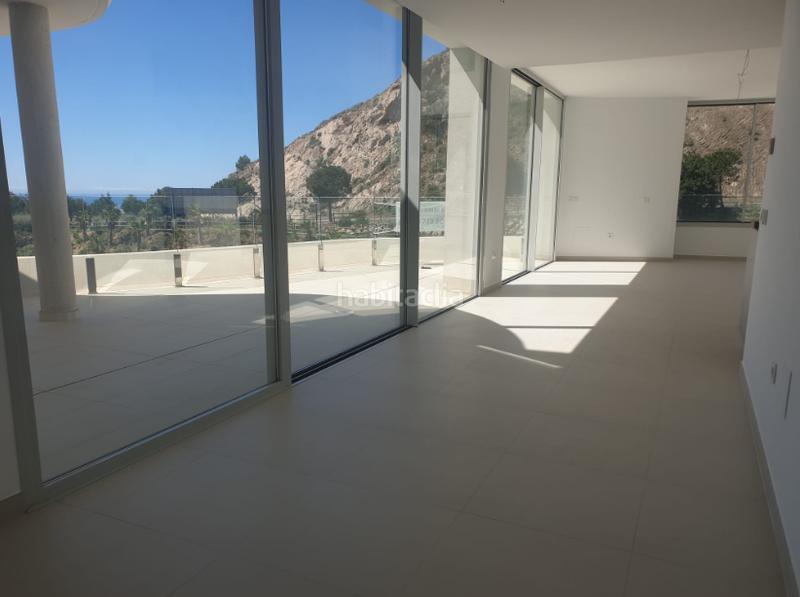 Foto b2cc3925-e513-4eba-a477-71bde42ef435. Piso espectacular vivienda con vistas al mar en Los Nadales - Tio Charles Benalmádena