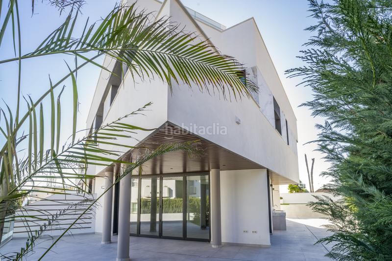 Foto fd90ca2b-a8d7-472b-9a51-c4f64b78d0e2. Apartamento  de lujo con piscina privada en Montemar, en Torremolinos