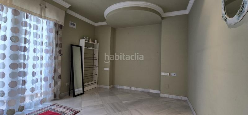 Foto f4a7ec7d-e9e0-4dea-875d-cfd3123b816f. Piccolo appartamento con riscaldamento parcheggio piscina in Torremolinos