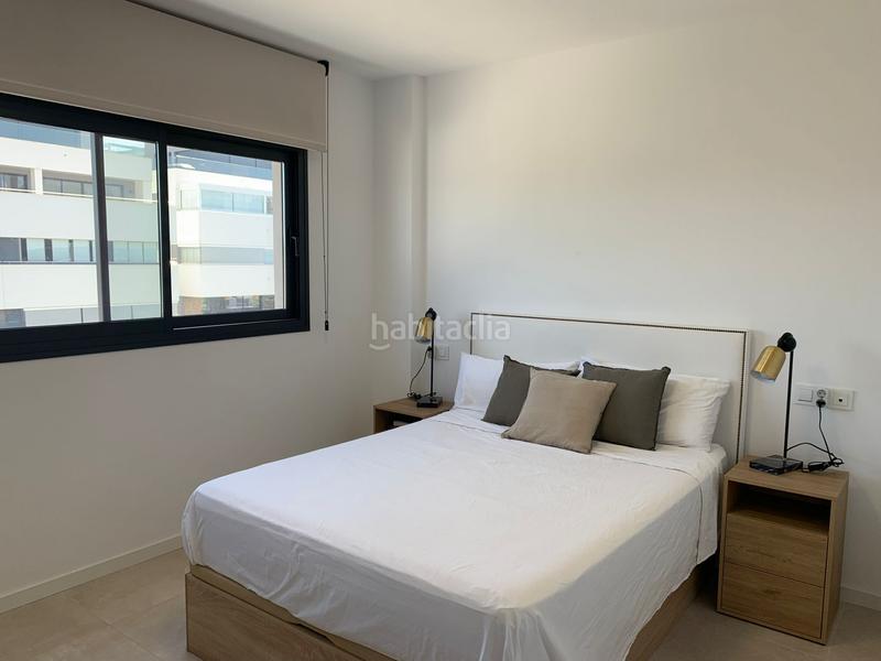 Foto 2145ab1b-20d4-4cab-acc8-09f72f5d3cd2. Alquiler apartamento piso en alquiler a estrenar con vistas al mar en Los Álamos en Torremolinos
