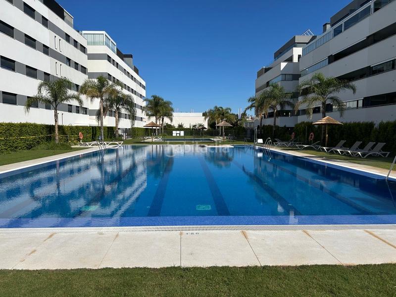 Foto 446a2abb-c9e8-4e6d-ae58-18b6b6b9c8d4. Alquiler apartamento piso en alquiler a estrenar con vistas al mar en Los Álamos en Torremolinos