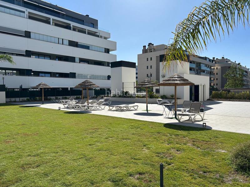 Foto d0ee9350-db67-4c93-abe5-25db4a37c4a8. Alquiler apartamento piso en alquiler a estrenar con vistas al mar en Los Álamos en Torremolinos