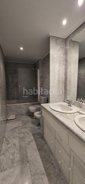 Foto d91599b9-83c5-4bb7-8fa2-9e539204cd4b. Lloguer apartament amb calefacció aparcament piscina a Torremolinos