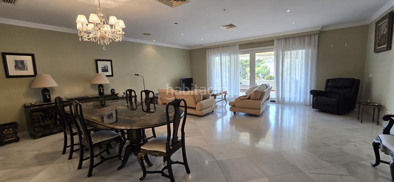 Foto fc0fabec-d58e-4f63-bf8a-b1775a9f790f. Location appartement avec chauffage parking piscine dans Torremolinos