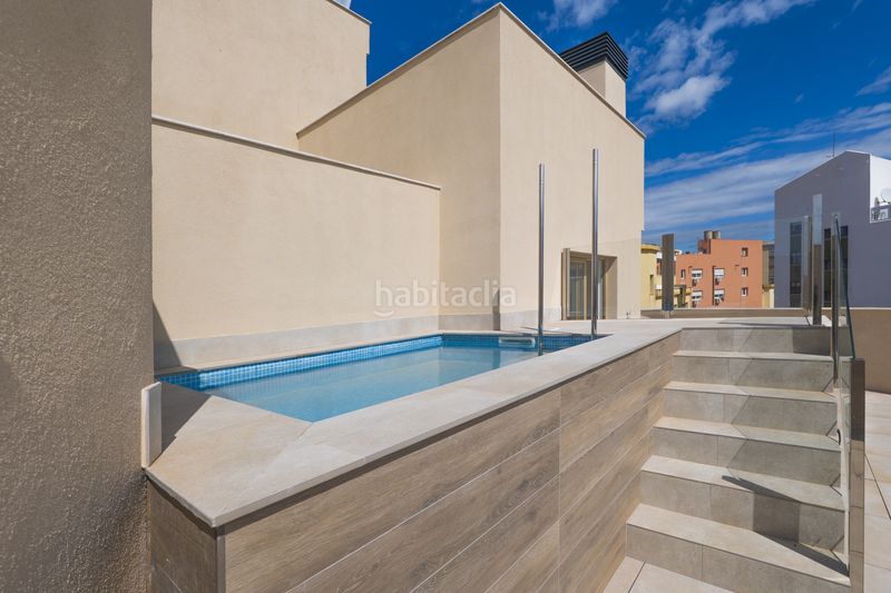Foto 1b235486-f663-437d-aa7a-6cf588f25768. Àtic amb calefacció aparcament piscina a El Bajondillo Torremolinos