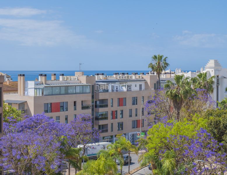 Foto 4b5993ea-5959-4318-a98f-34e22c3f487e. Àtic amb calefacció aparcament piscina a El Bajondillo Torremolinos