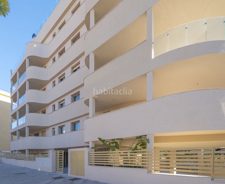 Foto 55571228-3d51-46a4-92d1-129edb10c149. Àtic amb calefacció aparcament piscina a El Bajondillo Torremolinos