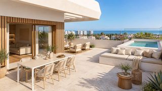 Dachwohnung in Manantiales-Estación de Autobuses. Impresionante ático, 3º a  piscina privada  vistas al mar  2 pla