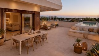 Dachwohnung in Manantiales-Estación de Autobuses. Elegante ático, 3º b  piscina privada  vistas al mar  2 plazas d