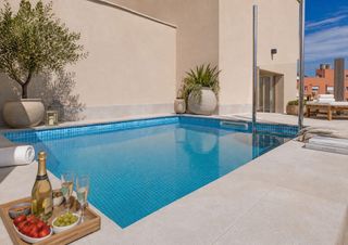 Àtic a El Bajondillo. Ático de lujo con piscina privada y vistas al mar, en el centro