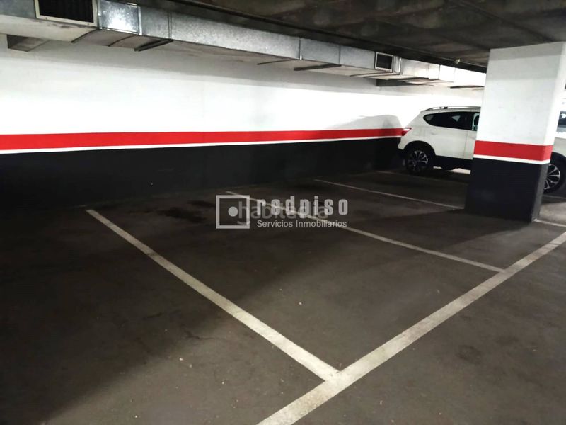 Foto 14f3d492-66b1-4b26-aba6-e02998a872a4. Aparcament cotxe a Las Águilas Madrid