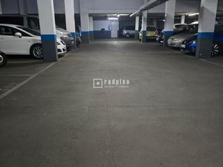 Parking voiture en Joan miro 9
