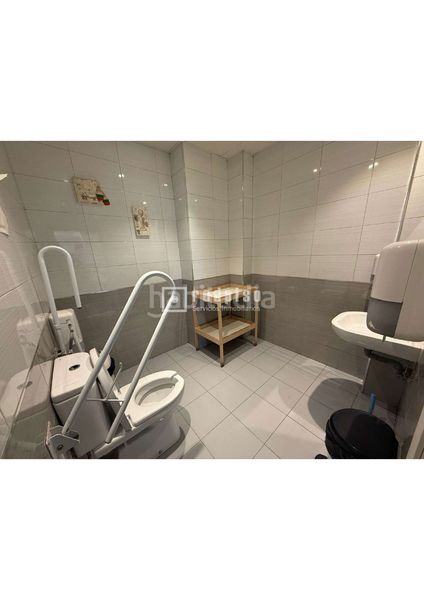 Foto c4b588a7-5572-4a2c-856d-b240d06bcb07. Location local commercial dans Soto de Henares Torrejón de Ardoz