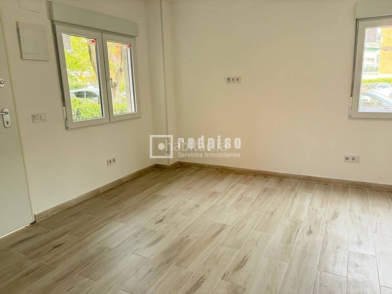 Foto 9204ce81-8d55-40f7-a6af-4fae75e088c1. Apartamento venta de estudio reformado en Virgen del Rosario Torrejón de Ardoz
