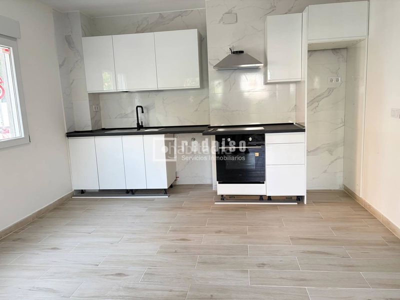 Foto b2585bd5-46d6-4e3e-8fb7-5dc38d775f44. Apartamento venta de estudio reformado en Virgen del Rosario Torrejón de Ardoz