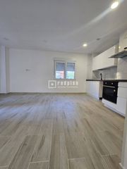 Appartement in Virgen del Rosario. Venta de estudio reformado