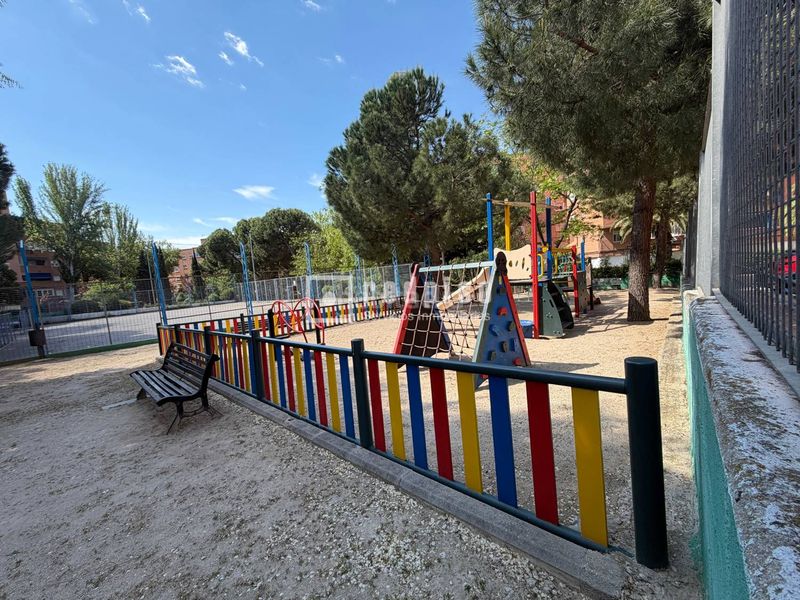 Foto ad5869fb-a20d-4547-b9f2-7d1bf72ac1c9. Pis a Cañada - Mancha Amarilla Torrejón de Ardoz
