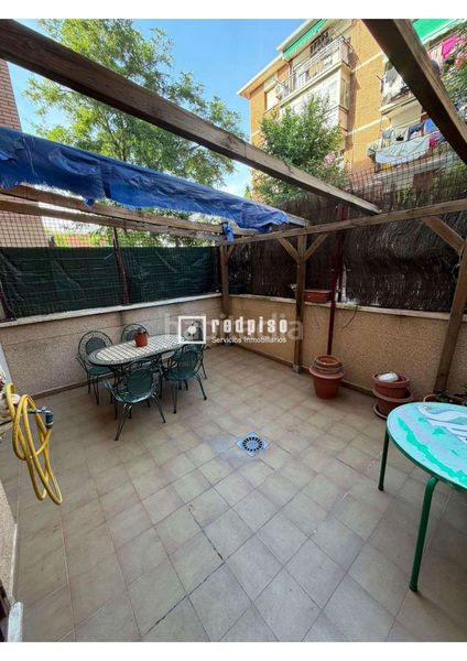 Foto 4f8d1d99-3455-4680-8398-d7d9615022fb. Pis amb aparcament piscina a Virgen del Rosario Torrejón de Ardoz