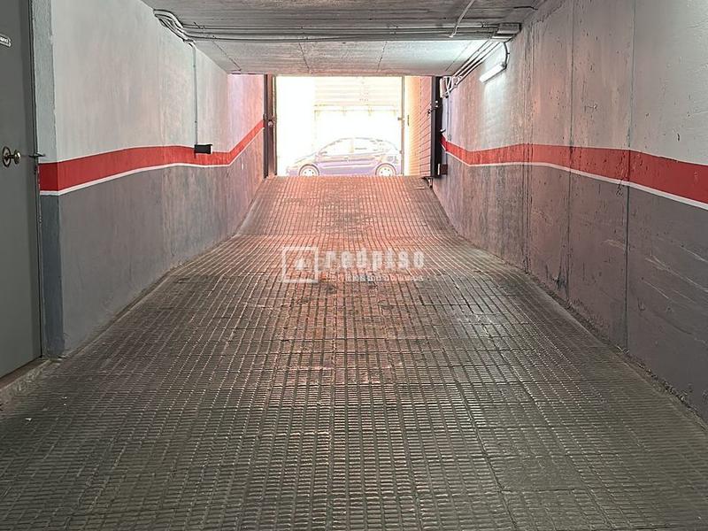 Foto 99638eda-d929-4a50-8c0a-70400ac92ad3. Parking coche redpiso usera rio vende plaza de garaje en Madrid
