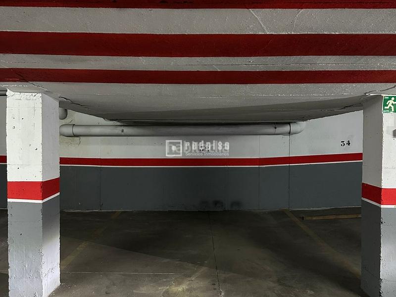 Foto db245888-0aab-4e97-9d1c-802fcf381ccd. Parking coche redpiso usera rio vende plaza de garaje en Madrid