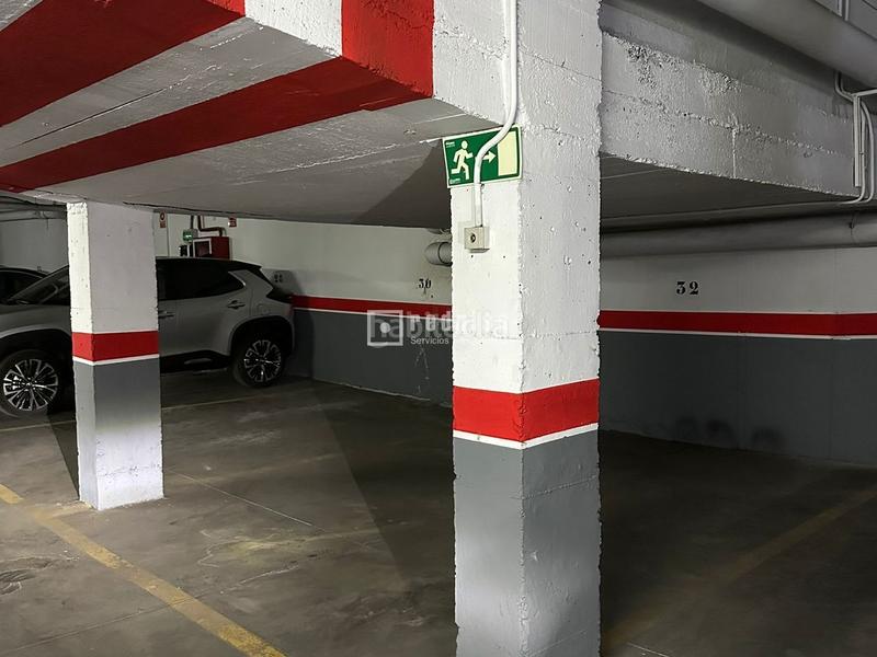 Foto fd1e3e90-11d2-4949-bed6-8af915eb3328. Parking coche redpiso usera rio vende plaza de garaje en Madrid