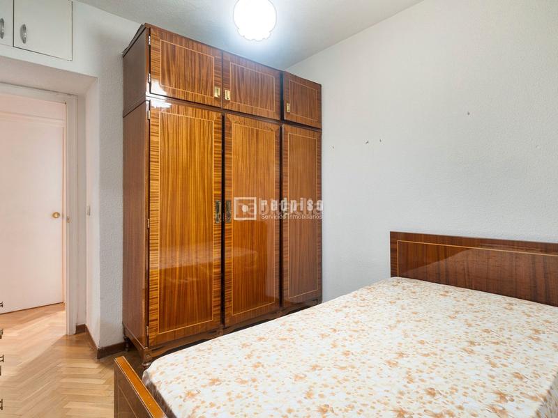 Foto 5ecd9f13-32ea-4d64-9f24-d0b8516268c7. Flat with heating in Almendrales Madrid