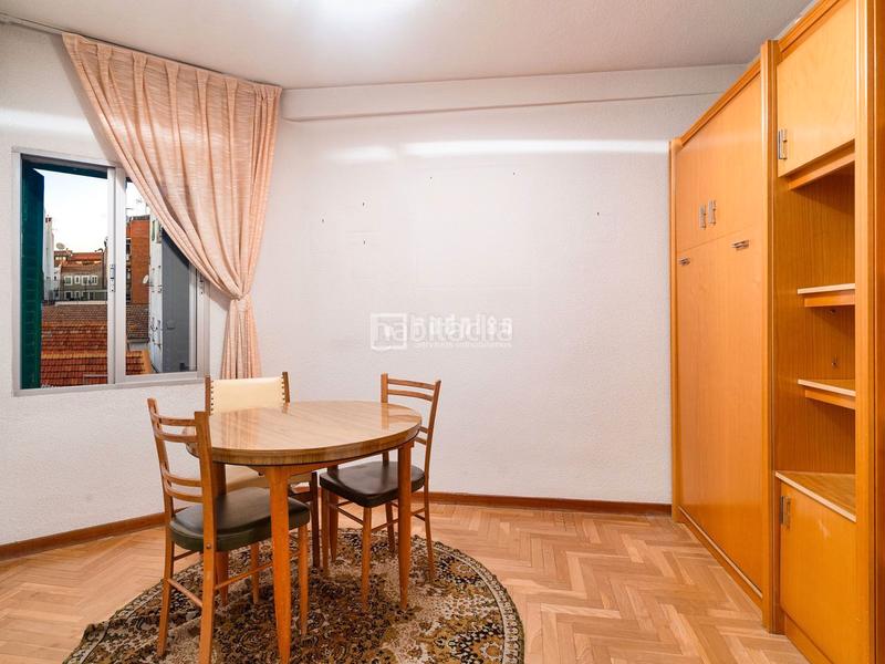 Foto d5264305-8c10-453a-b594-2cb2208e17bf. Flat with heating in Almendrales Madrid