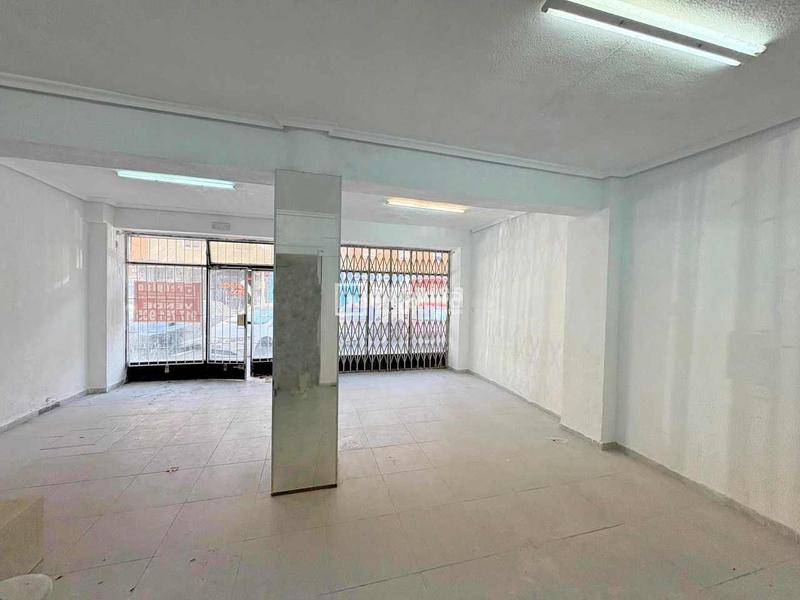 Foto 932e9318-fbd7-4c00-8dc8-f4a3b3f3ce3a. Local comercial en Ambroz Madrid