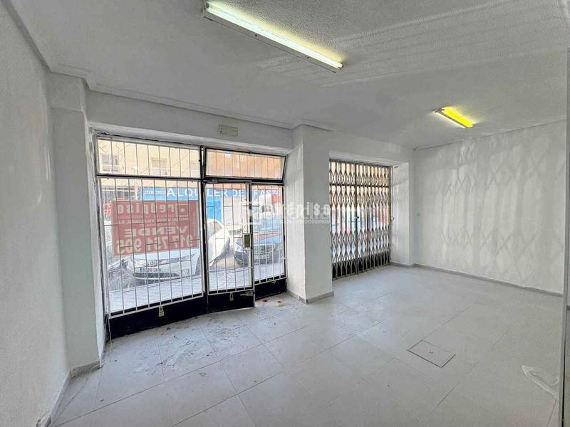 Foto b1e25347-9778-42b0-9318-0580647154ac. Local comercial en Ambroz Madrid