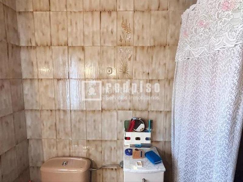Foto 484a97f8-3ded-4ff0-99d8-d2f534456d98. Etagenwohnung mit heizung in Ambroz Madrid