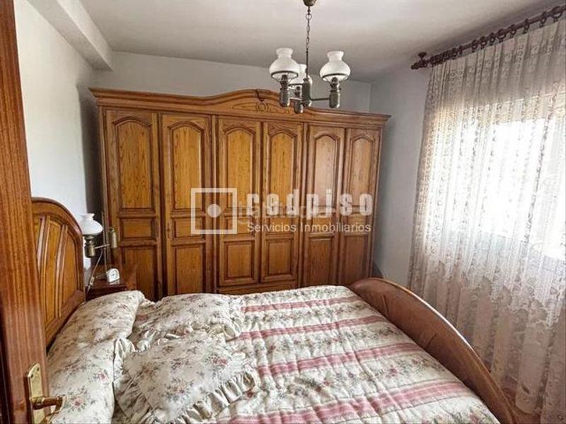 Foto 637e7fcf-33b3-422d-a3ec-1d052210262b. Etagenwohnung mit heizung in Ambroz Madrid