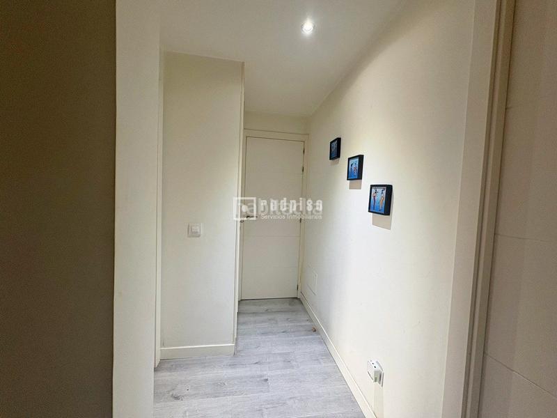 Foto 2bb26eda-9b21-4d80-8711-f526cfd20a11. Piso segunda planta totalmente reformada con ascensor y garaje en Madrid