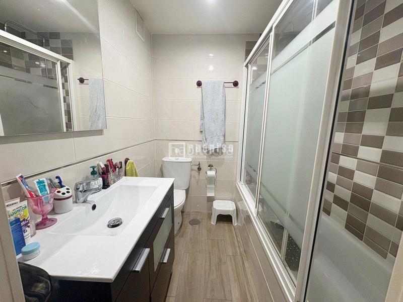 Foto 85e2ecb3-e916-44f7-9cf5-495d840ecc23. Piso segunda planta totalmente reformada con ascensor y garaje en Madrid