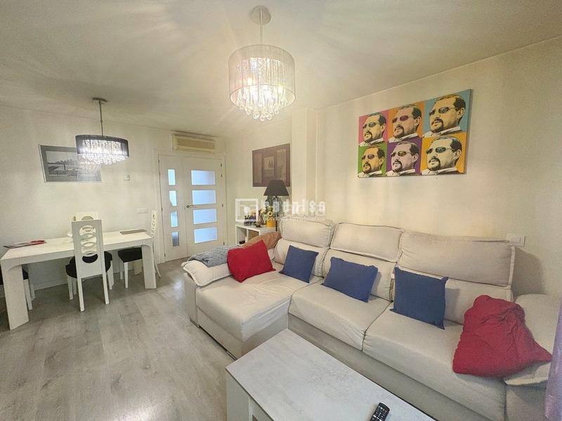 Foto d482b16e-a554-4b91-9498-1b4fbc58325a. Piso segunda planta totalmente reformada con ascensor y garaje en Madrid