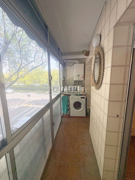 Foto f998b1f5-e483-4a1f-9370-40dde895da09. Piso primera planta con ascensor en Ambroz Madrid