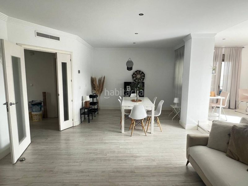 Foto 5490b04d-54a3-430f-b881-df7419a7318f. Apartament amb aparcament piscina a El Pinillo Torremolinos