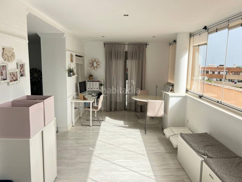 Foto c79cd7fd-c675-4f5b-b252-bae7d037457b. Apartament amb aparcament piscina a El Pinillo Torremolinos
