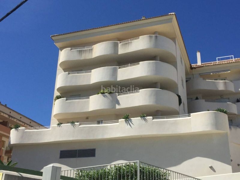 Foto 81e5cd78-a3a8-4900-ab3f-ea0ee5715a8b. Àtic amb aparcament piscina a Puerto Marina Benalmádena